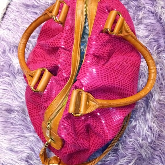 Beautiful Raspberry Bag - Picture 7 of 7